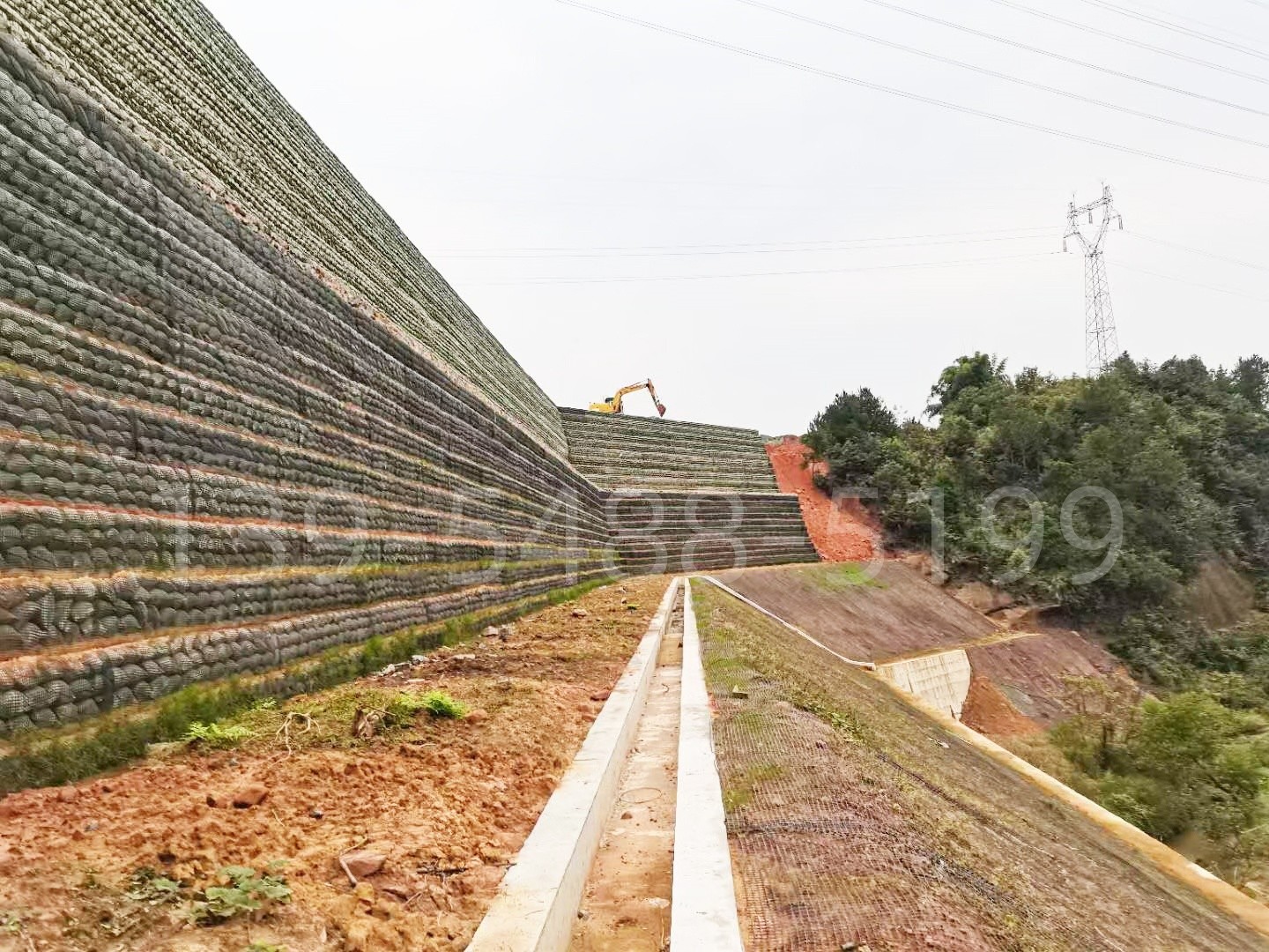 生态袋在挡土墙工程、矿山复绿、生态修复等工程中的应用